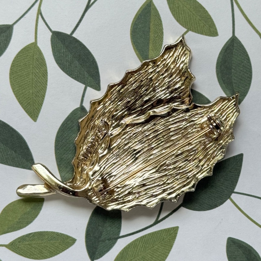 VINTAGE SARAH COVENTRY Brooch WOODED BEAUTY Leaf Brown Gold Metal - Picture 2 of 6